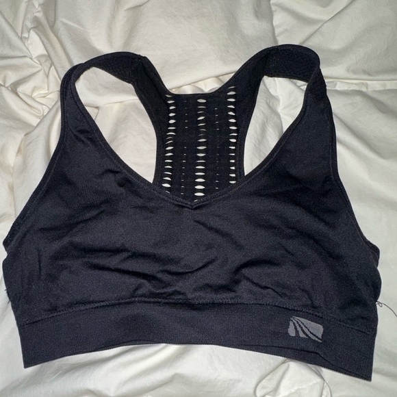 Swim + sports bras - Picture 4 of 15